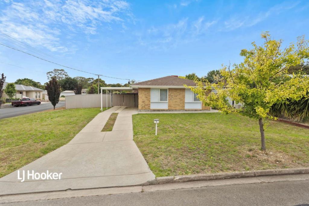 6 Rosemary Tce, Morphett Vale, SA 5162