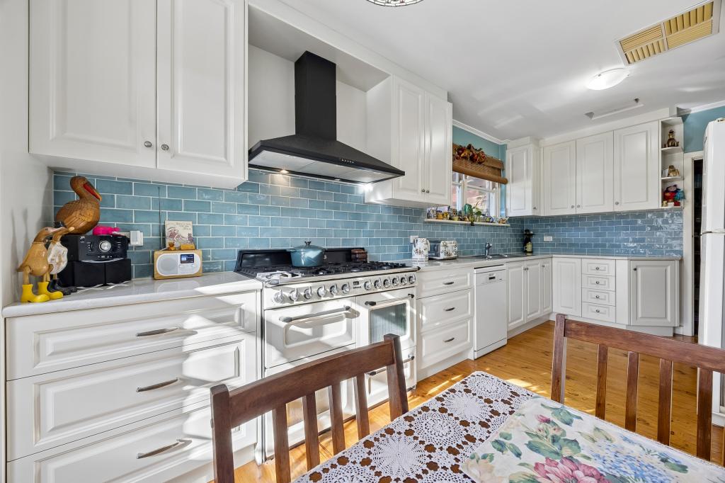 58 ROBERTS RD, HACKHAM WEST, SA 5163