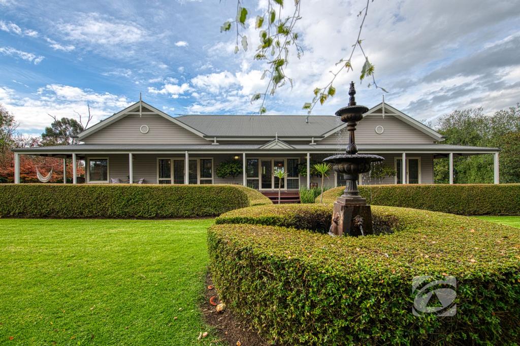 33 Thomas St, Beaconsfield, VIC 3807