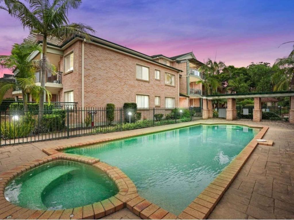 12/1 CHERITON AVE, CASTLE HILL, NSW 2154