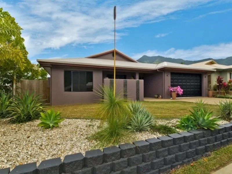 11 Bundey St, Bentley Park, QLD 4869