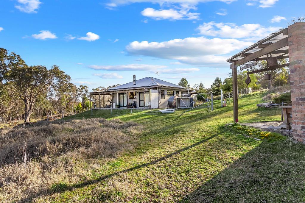 27 SAWPIT GULLY RD, ROCKY RIVER, NSW 2358