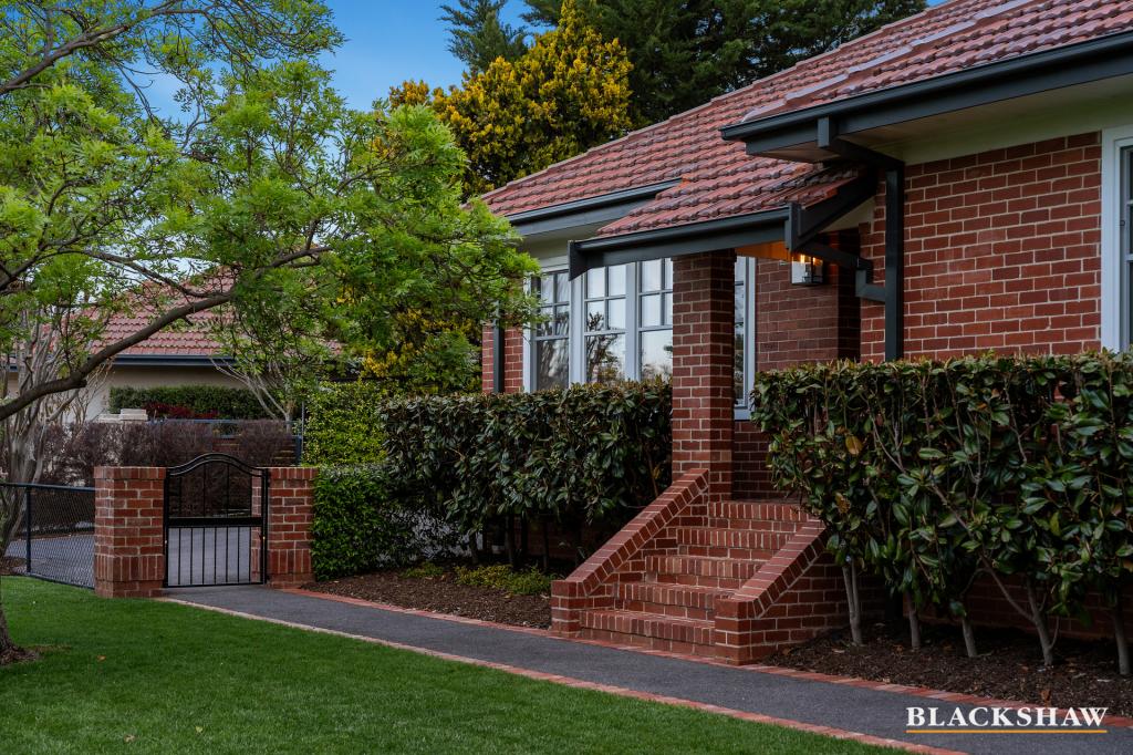 1 Durville Cres, Griffith, ACT 2603