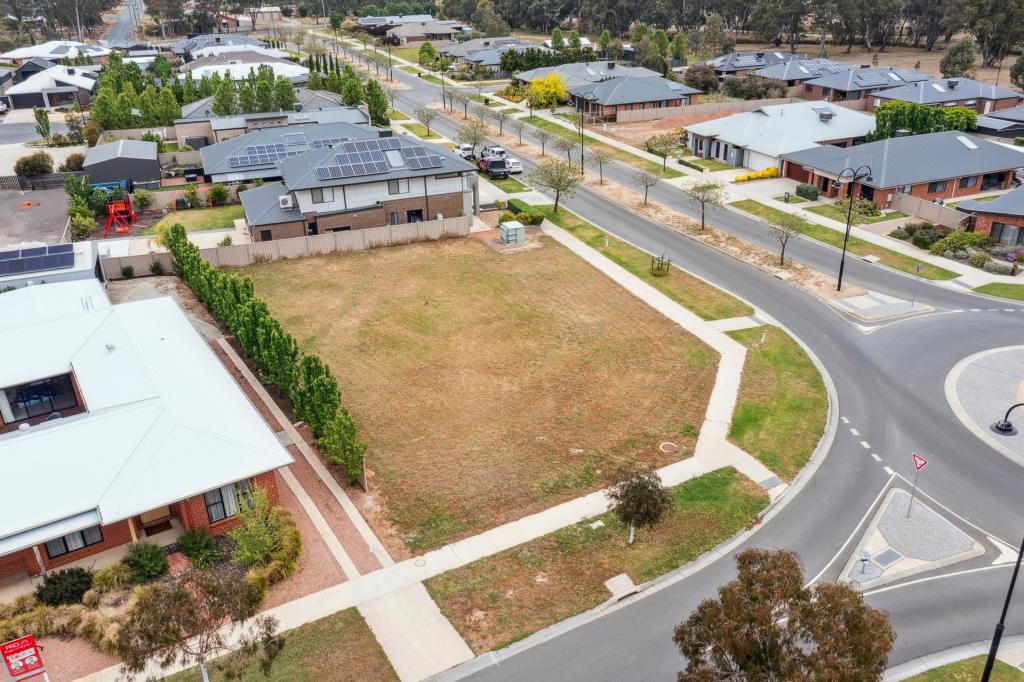 2 Hereford Dr, Ascot, VIC 3551