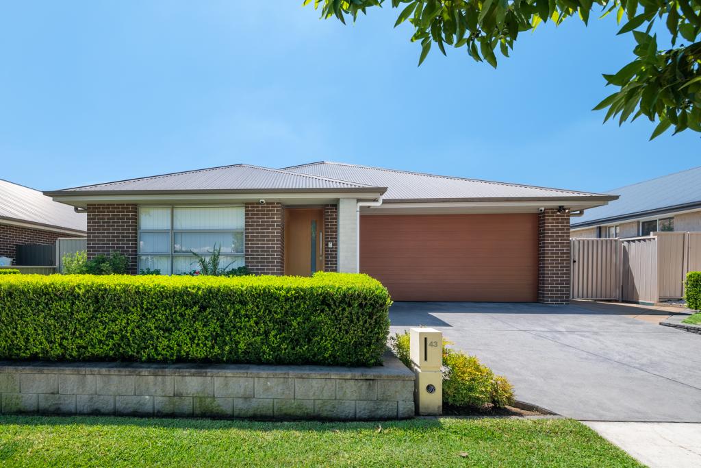 43 Easton Ave, Spring Farm, NSW 2570