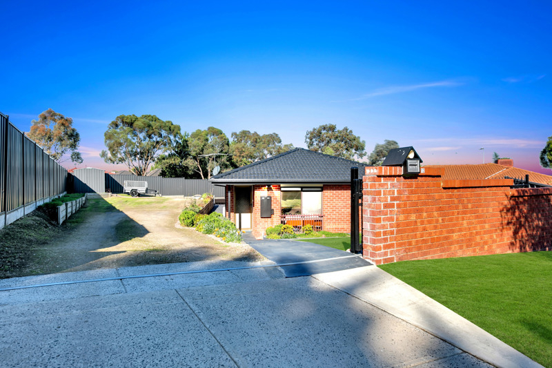 12 Linden Cl, Meadow Heights, VIC 3048