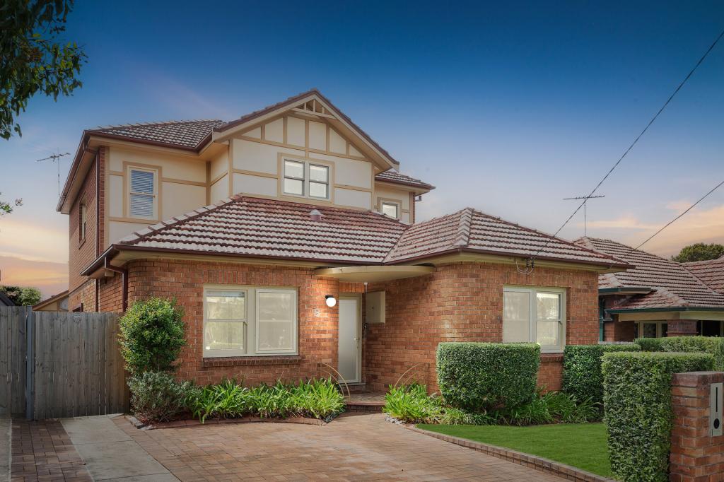 8 Princess Ave, Rodd Point, NSW 2046