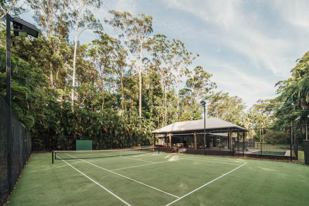 8 Firetail Ct, Tanawha, QLD 4556