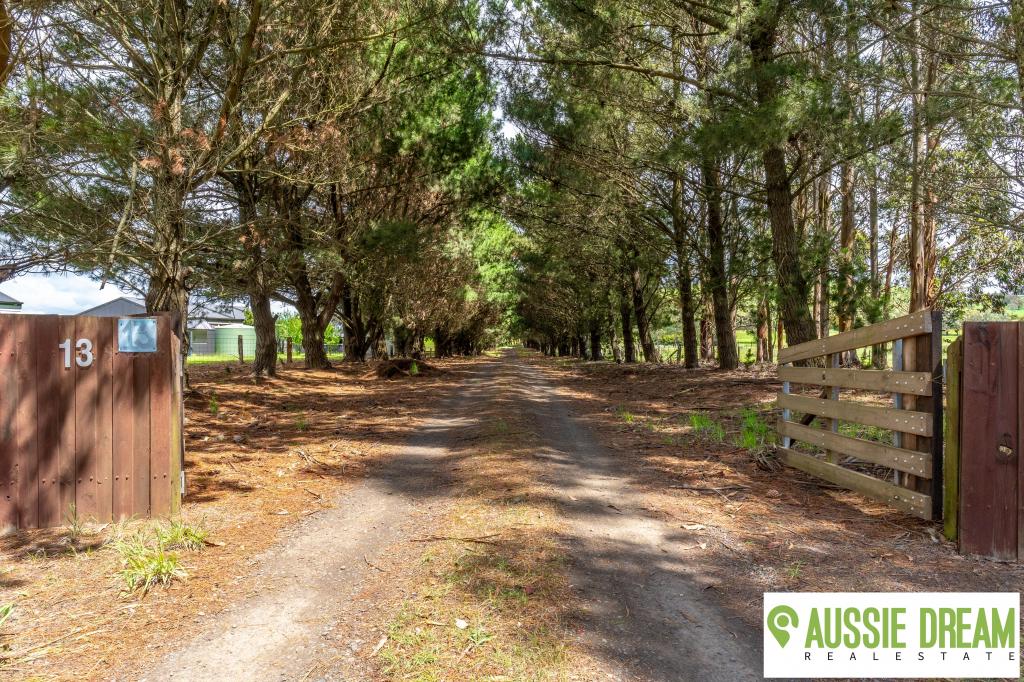 13 BROUGHAM ST, GORDON, VIC 3345