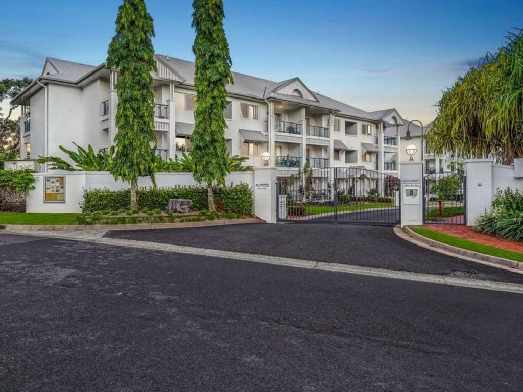 65/8 Munro Tce, Mooroobool, QLD 4870