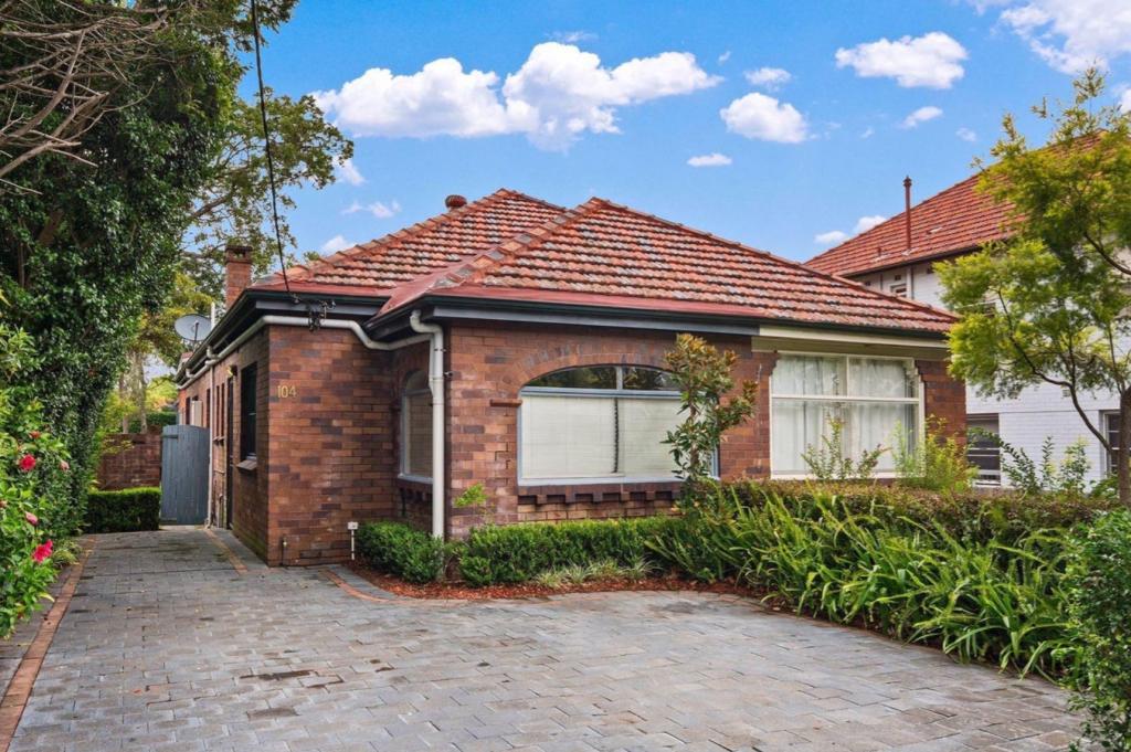 104 Sailors Bay Rd, Northbridge, NSW 2063