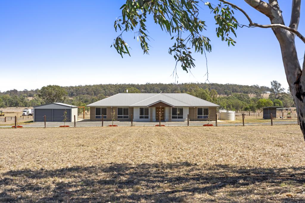 161 Mocatta St, Goombungee, QLD 4354