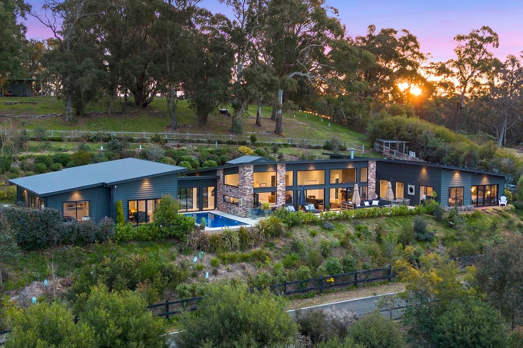 11 Bloomfield Cl, Bowral, NSW 2576