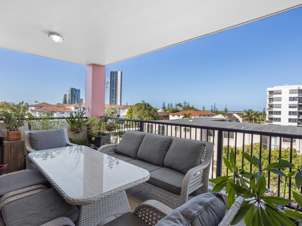 8/14 Little Norman St, Southport, QLD 4215