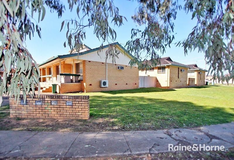 3/3 Joyes Pl, Tolland, NSW 2650