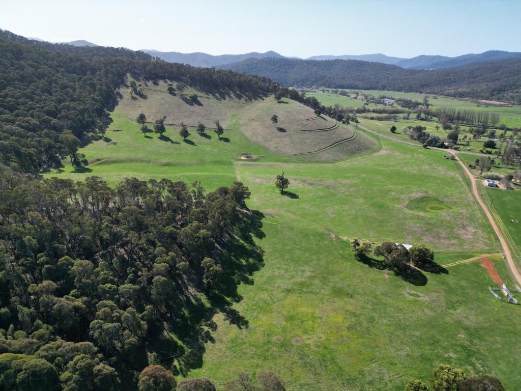 40 Simpsons Creek Trk, Nariel Valley, VIC 3707