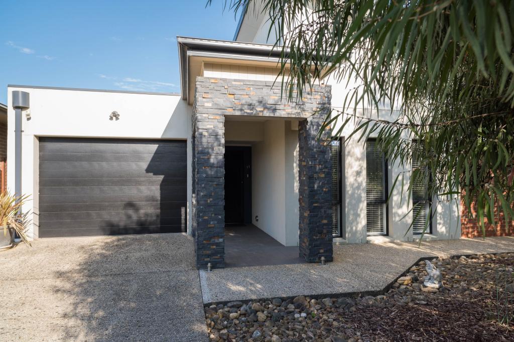 11 Whimbrel Way, Cowes, VIC 3922