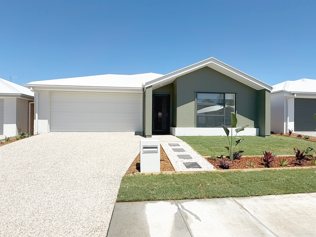 1 KASHMIR CCT, GREENBANK, QLD 4124