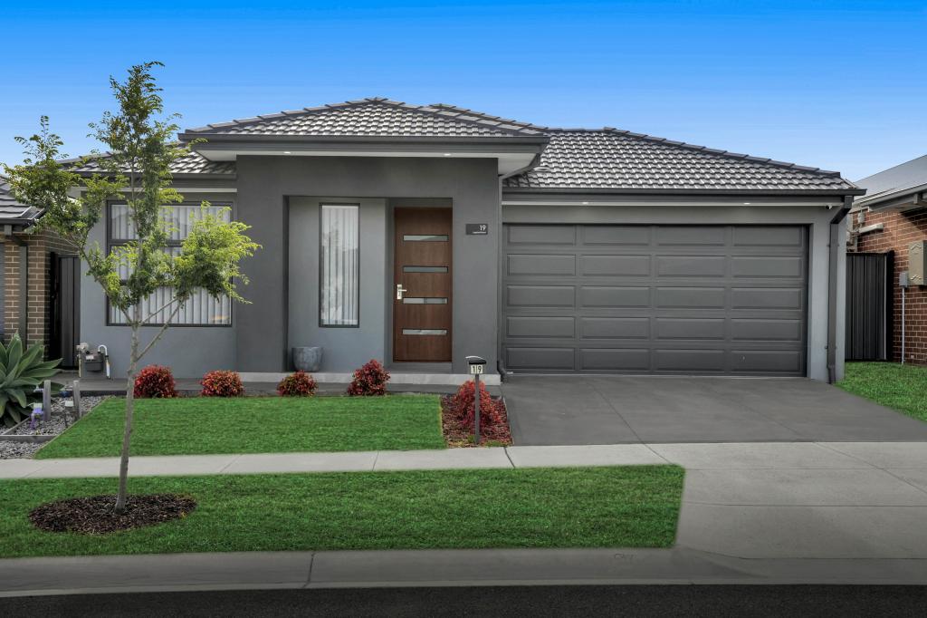 19 SAGITTARII RD, KALKALLO, VIC 3064