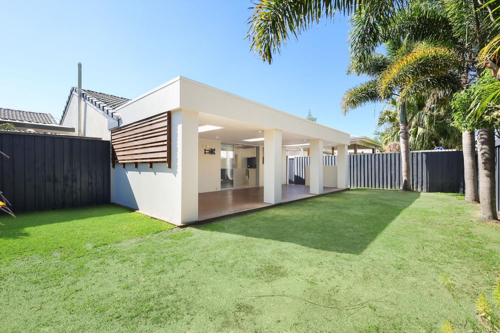 2/4 Craft Ct, Miami, QLD 4220