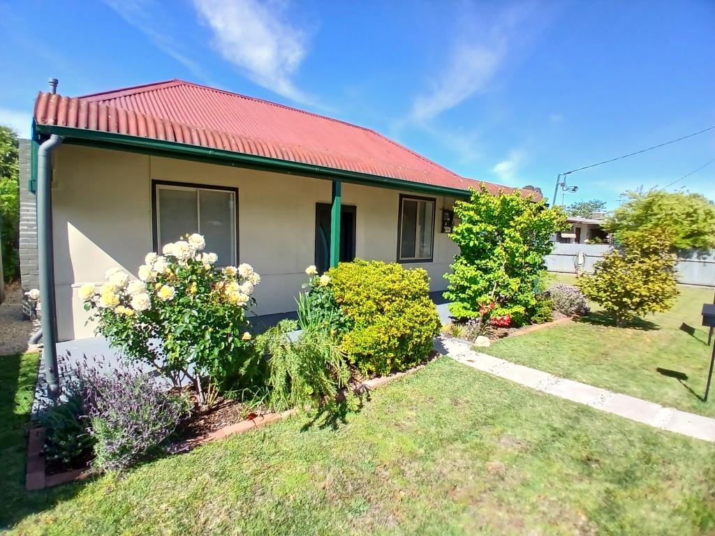 15 Day St, Henty, NSW 2658