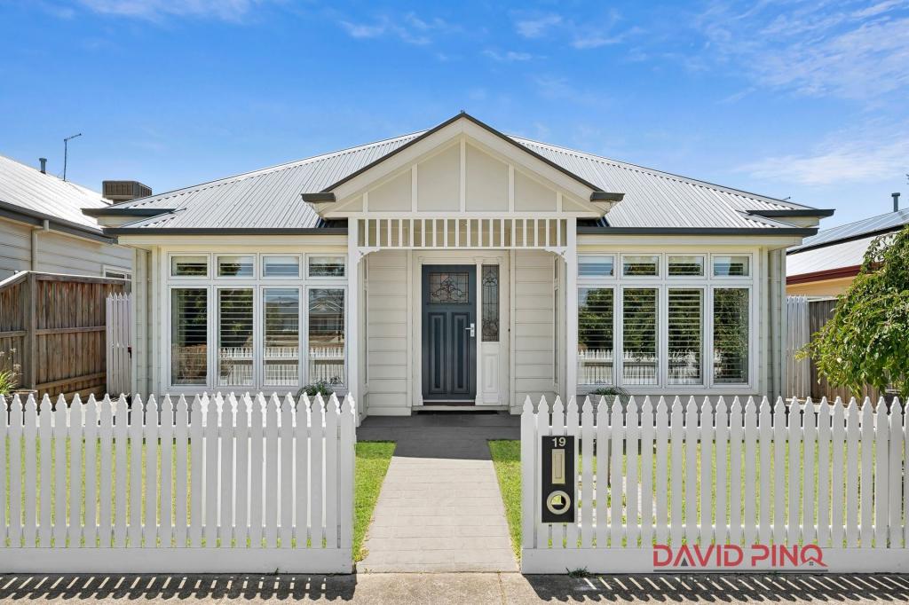 19 PARKVIEW TCE, RIDDELLS CREEK, VIC 3431