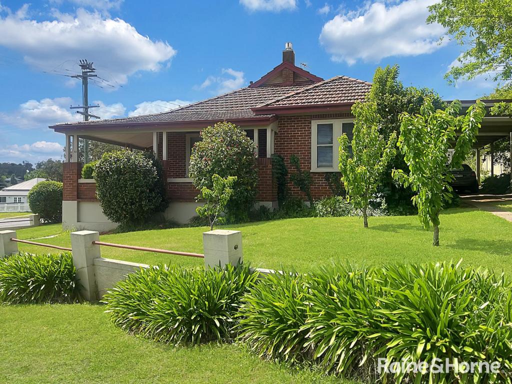 61 Edwards St, Young, NSW 2594