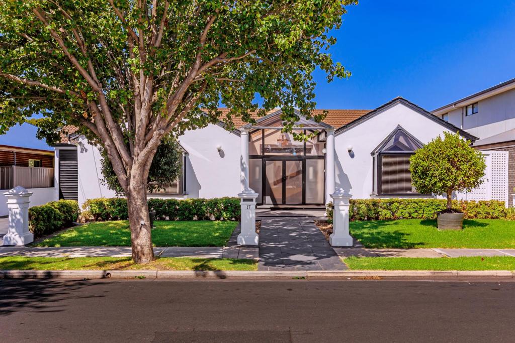 17 Broadmore Ave, Fulham, SA 5024