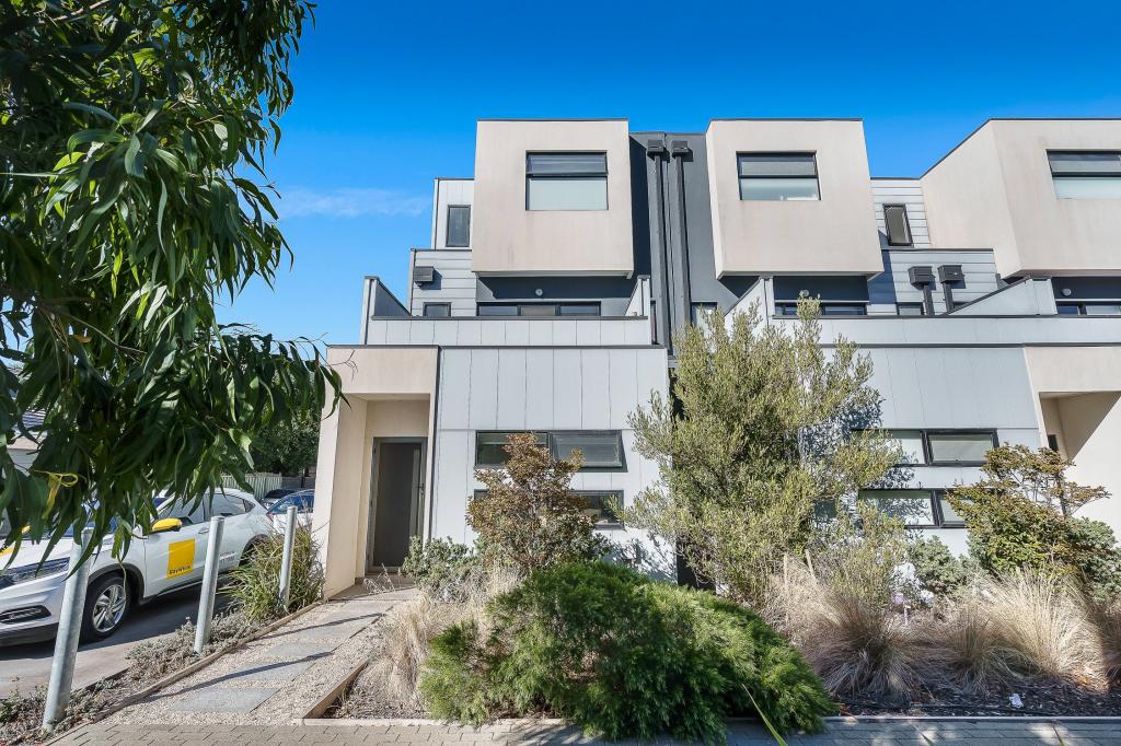 1 Hedge Pl, Pakenham, VIC 3810