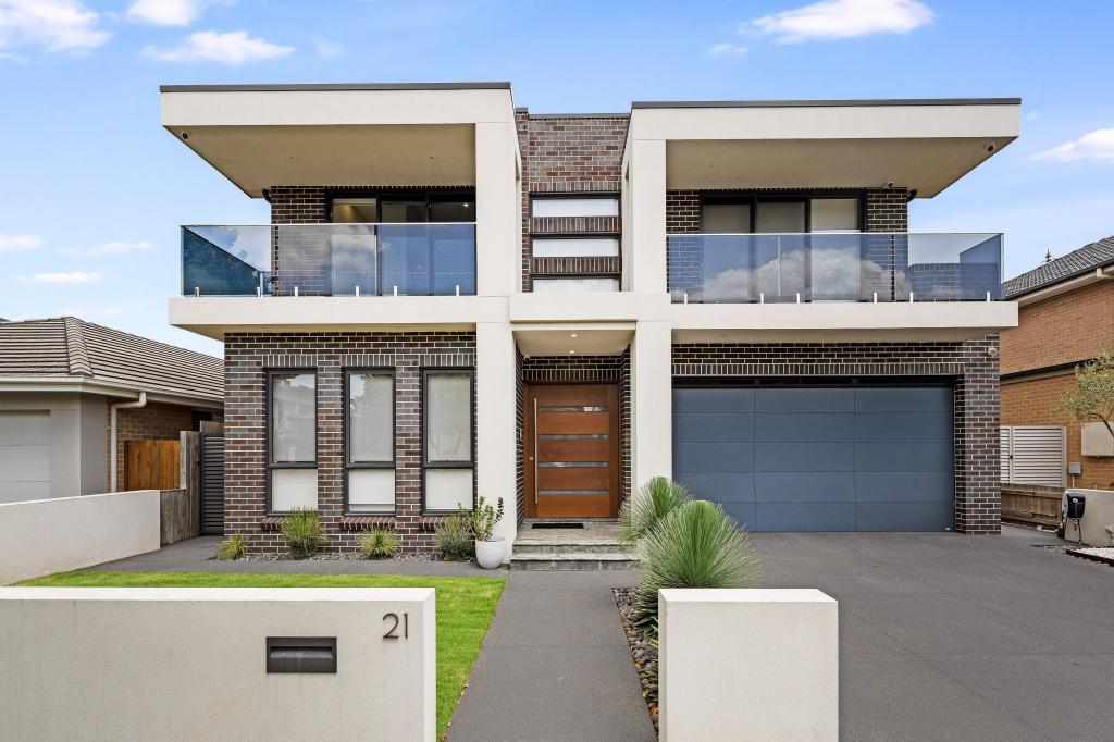 21 Rowe Dr, Potts Hill, NSW 2143