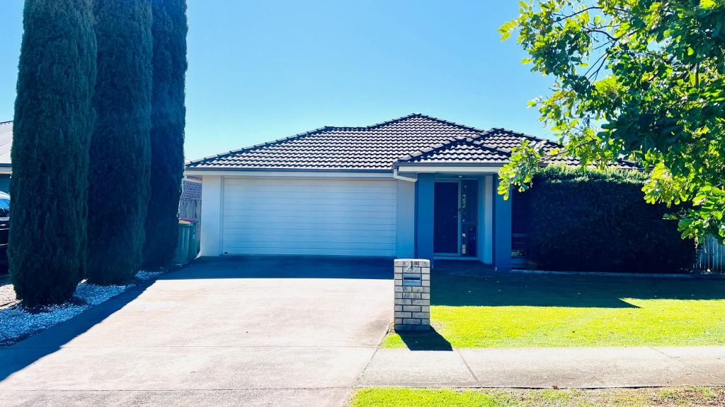 25 Stradbroke St, Redland Bay, QLD 4165