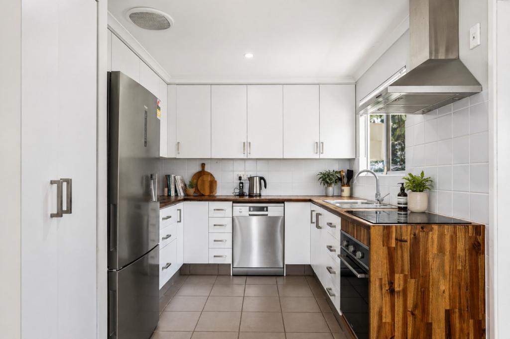 14 Quail St, Slade Point, QLD 4740