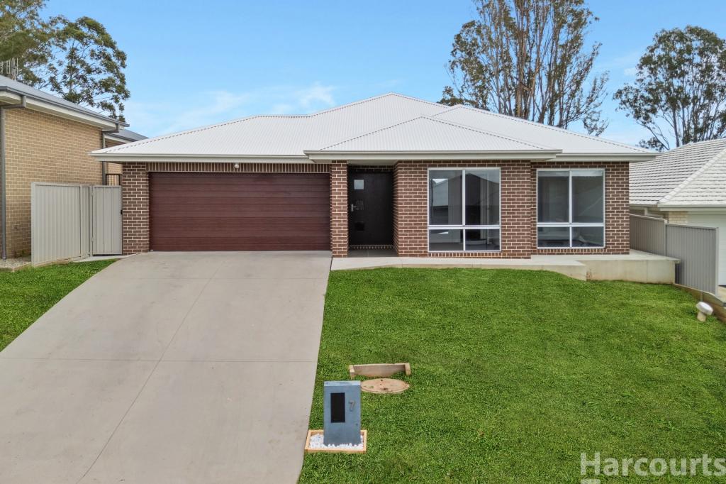 7 Freesia Pl, Port Macquarie, NSW 2444