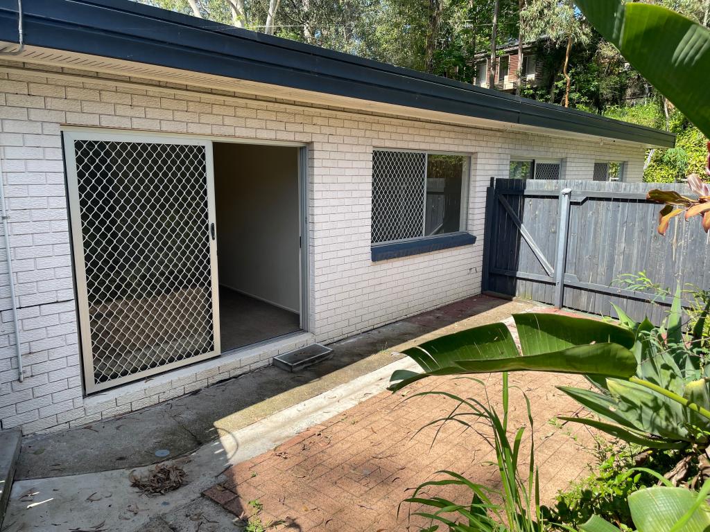 2/1 Bardon Esp, Bardon, QLD 4065