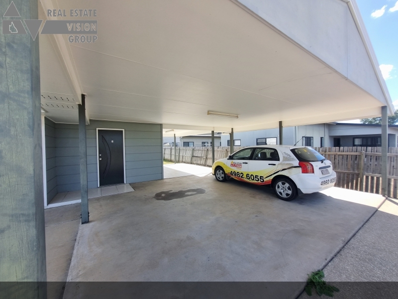 2/5 Deacon Dr, Blackwater, QLD 4717