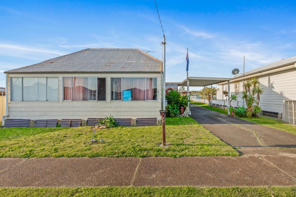 13 Lake Rd, Swansea, NSW 2281