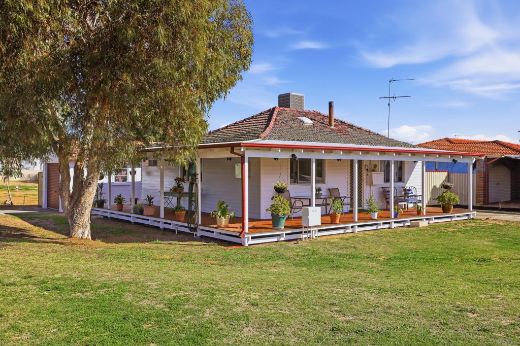 23 Loxton St, Dudley Park, WA 6210