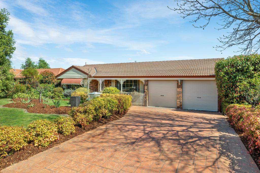 11 Parkview Cres, Jerrabomberra, NSW 2619