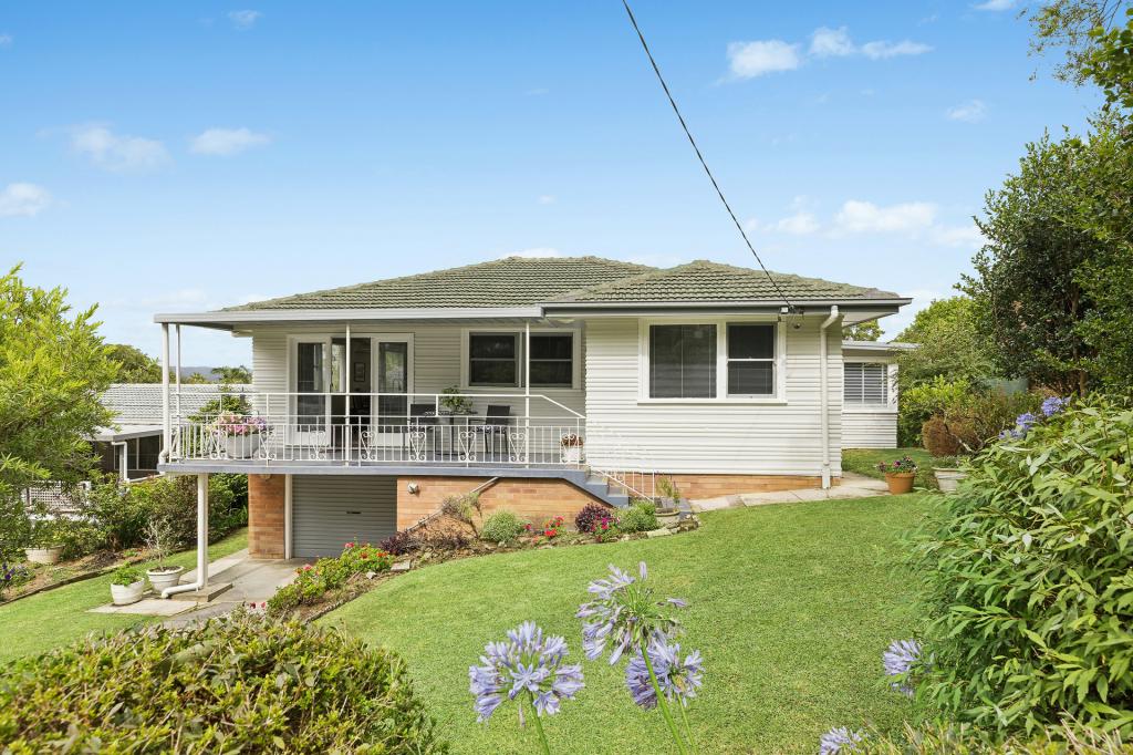 5 MAPLE ST, WYOMING, NSW 2250