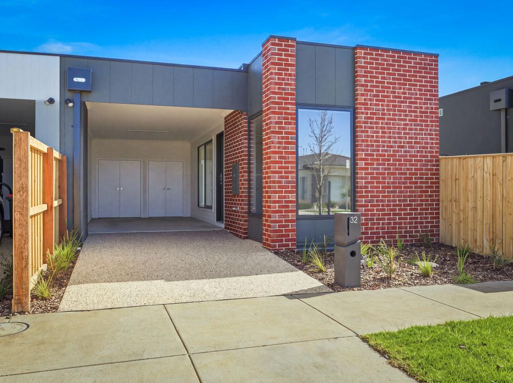 32 Sunlight Cct, Lara, VIC 3212