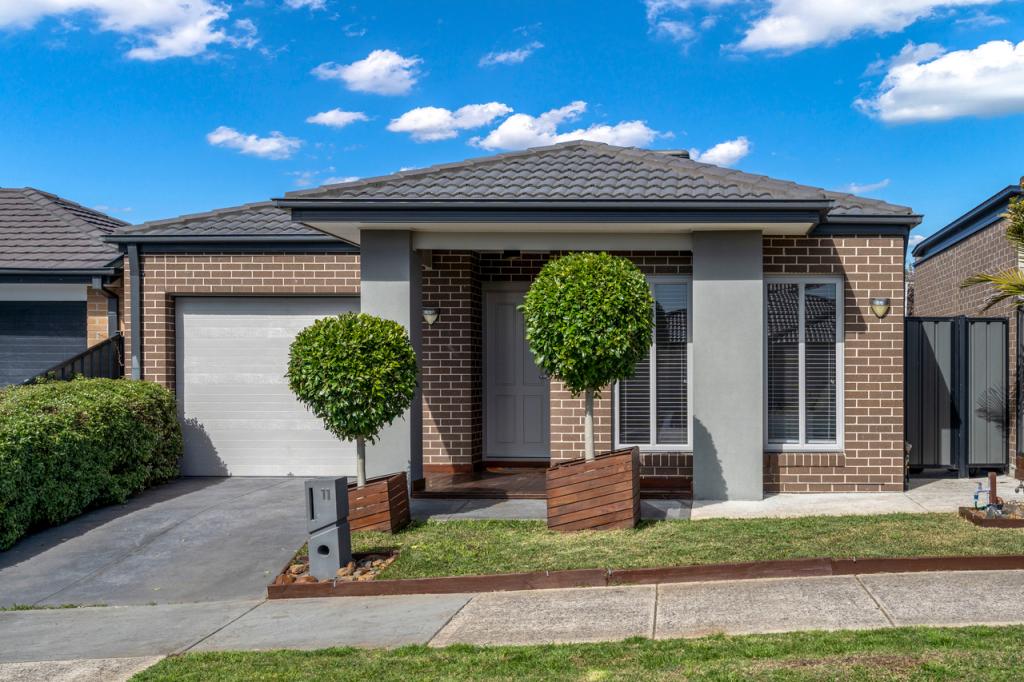 11 Viewmont Ave, Craigieburn, VIC 3064