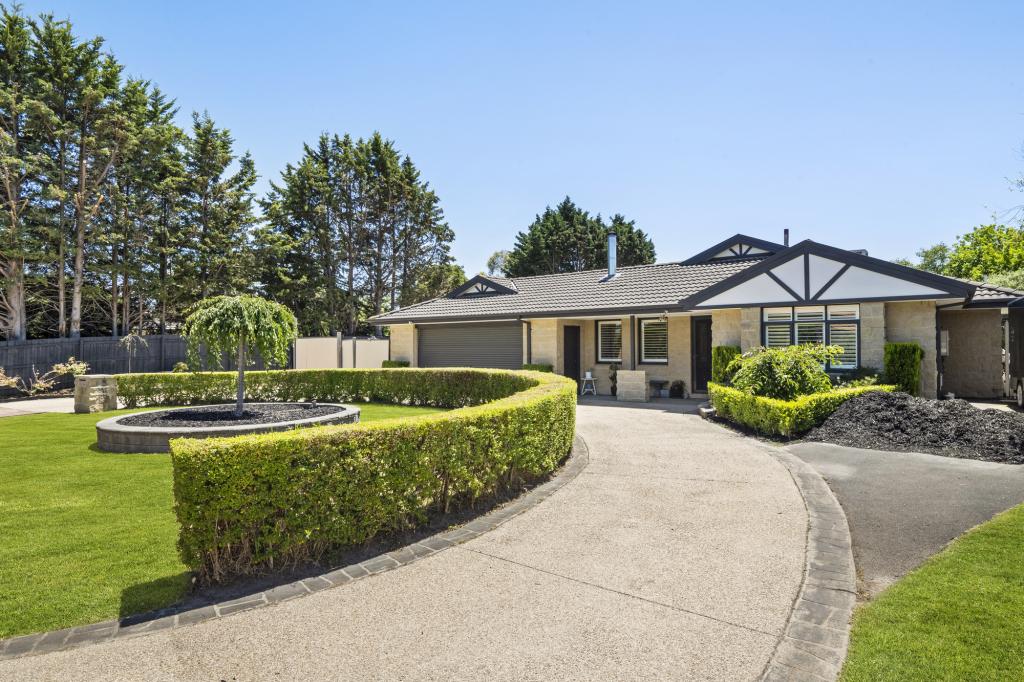 2 Shiraz Cl, Mount Martha, VIC 3934