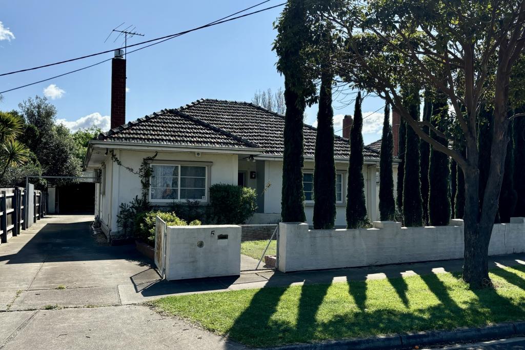 5 Lowe Cres, Sunshine, VIC 3020