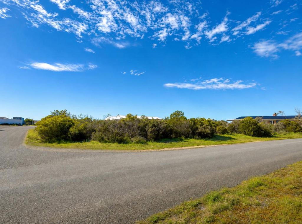 17 Shearwater Way, Thompson Beach, SA 5501