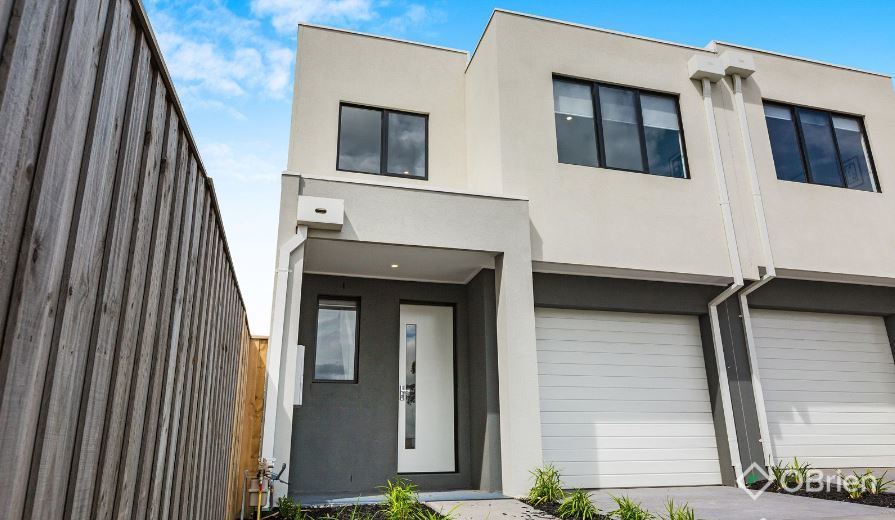 77 WILLOWGLEN BVD, CRANBOURNE, VIC 3977