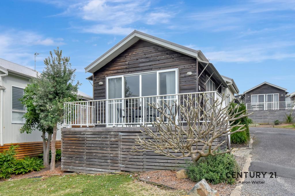2 BEACHSIDE DR, CAVES BEACH, NSW 2281