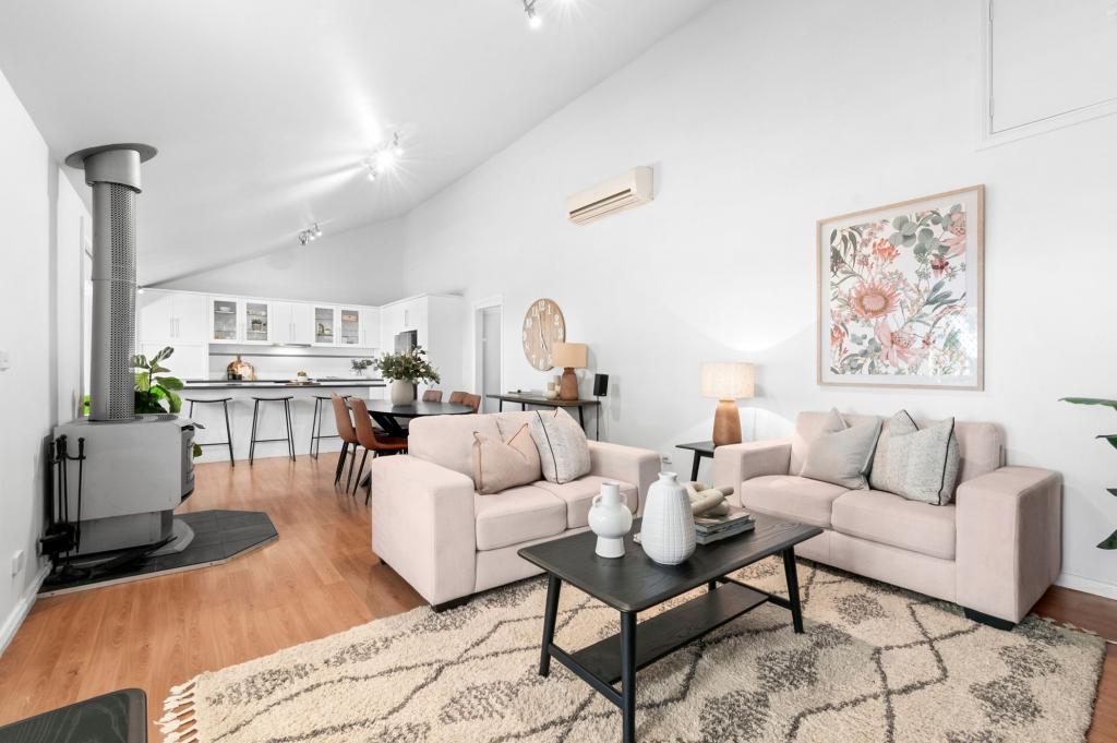 6 Currawong Cres, Bowen Mountain, NSW 2753