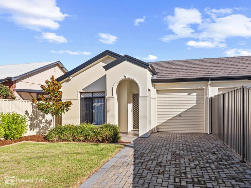 19 BARRY RD, OAKLANDS PARK, SA 5046