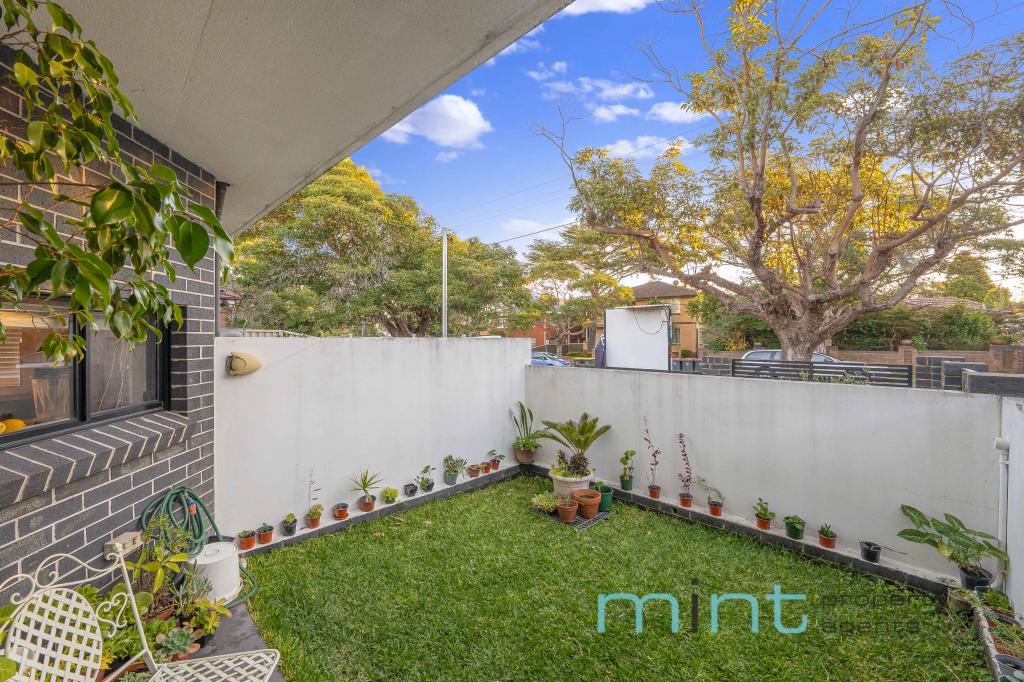 1/8 Hampton St, Croydon Park, NSW 2133