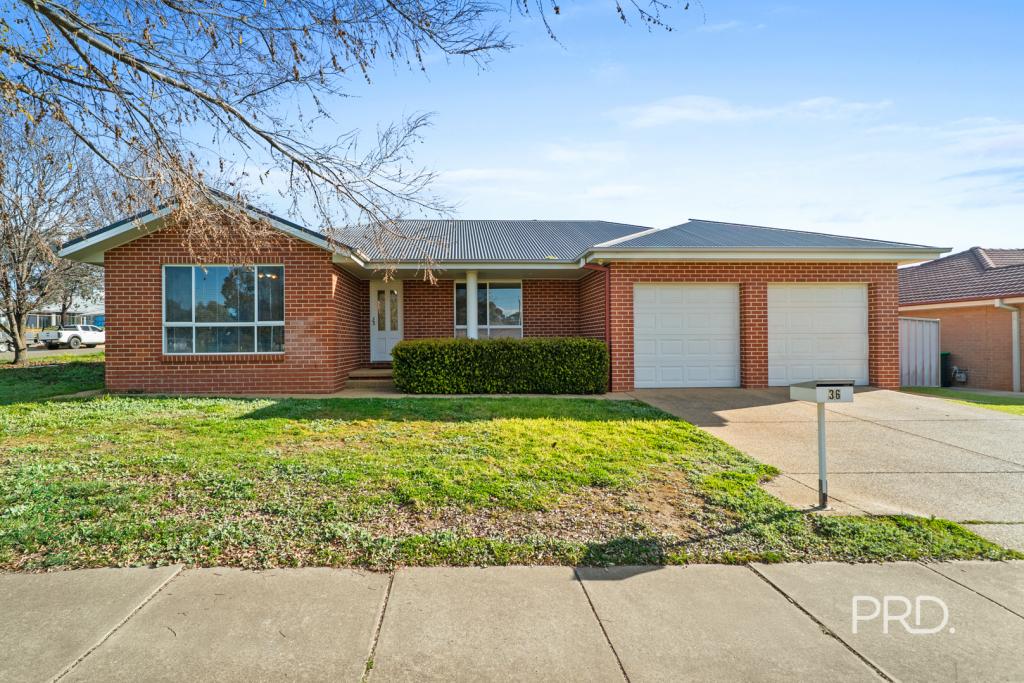 36 Hargrave Ave, Lloyd, NSW 2650